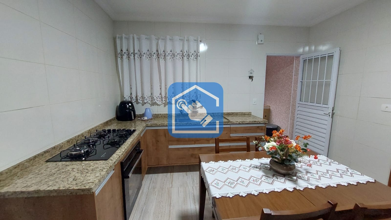 Sobrado à venda com 4 quartos, 200m² - Foto 11